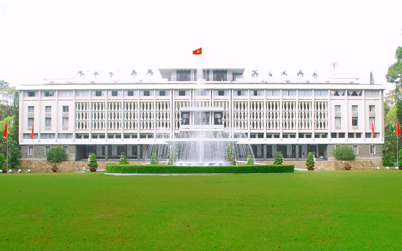 khách sạn gân Dinh Độc Lập